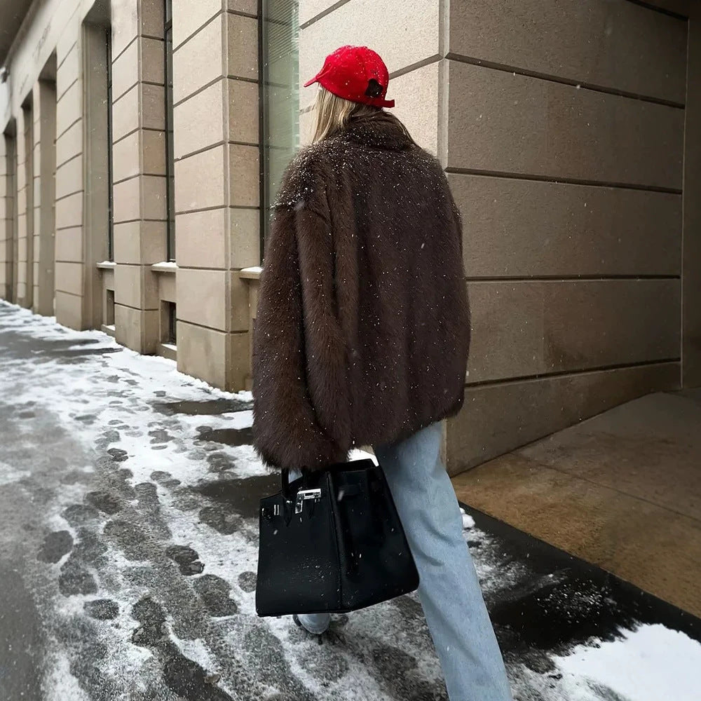Women's Short Cut Faux Fur Coat with Boxy Silhouette and Stand Collar Mune Fashion