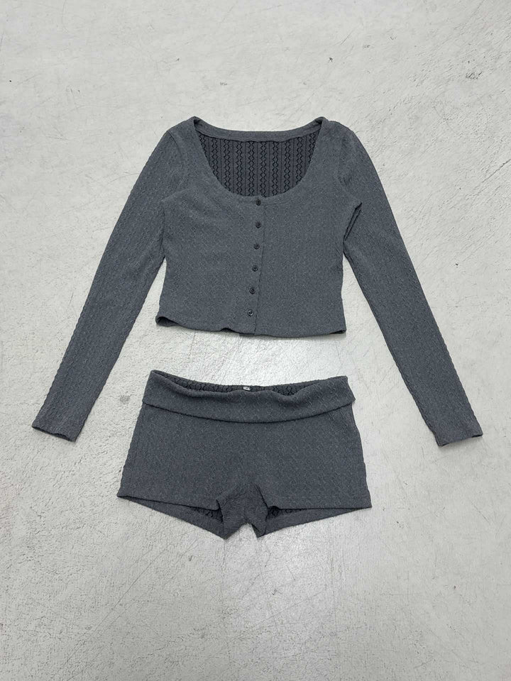 Women's knitted lounge set with U-neck cropped cardigan and high-waist shorts Mune Fashion