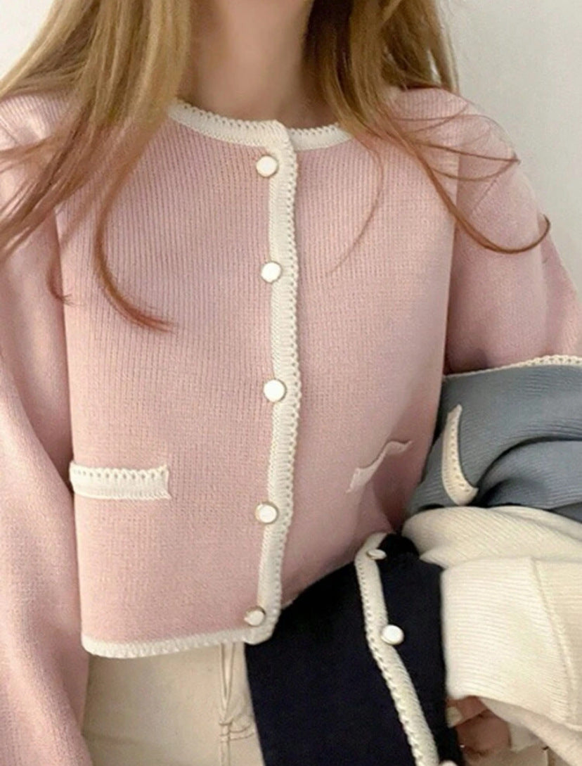 Women Short-Cut Ribbed Cardigan with Contrast Crochet Trim, Decorative Button Placket and Pocket Trim Mune Fashion