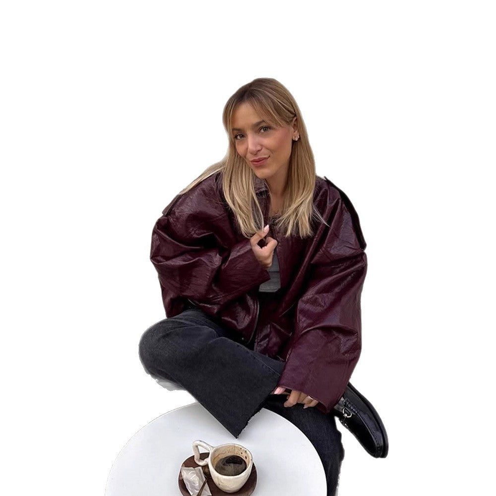 Women's short jacket in glossy patent look with boxy silhouette and dropped shoulders Mune Fashion