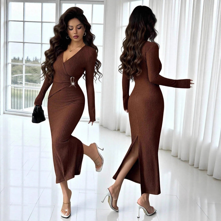 Women's tailored wrap dress with V-neck, structured crinkle look and decorative belt buckle Mune Fashion