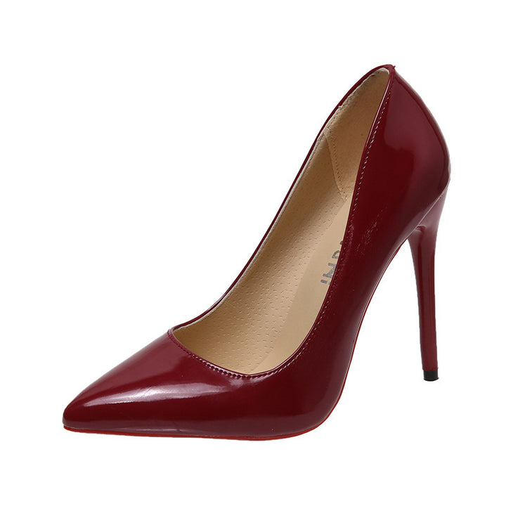 Women nan pointed office-appropriate pumps made of patent leather with a slim stiletto and padded comfort footbed Mune Fashion