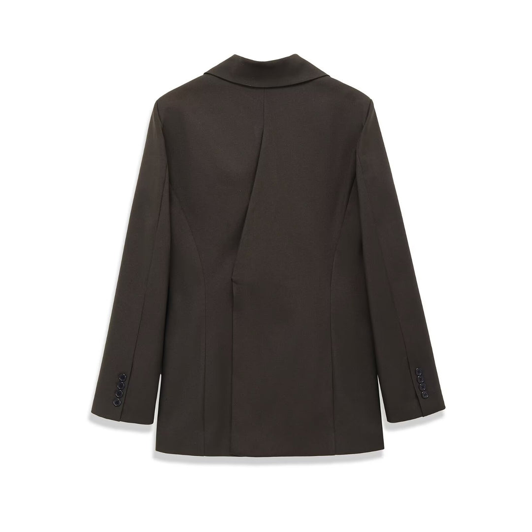 Women's tailored wool blend blazer with structured shoulder, single-breasted button placket and flap pockets Mune Fashion
