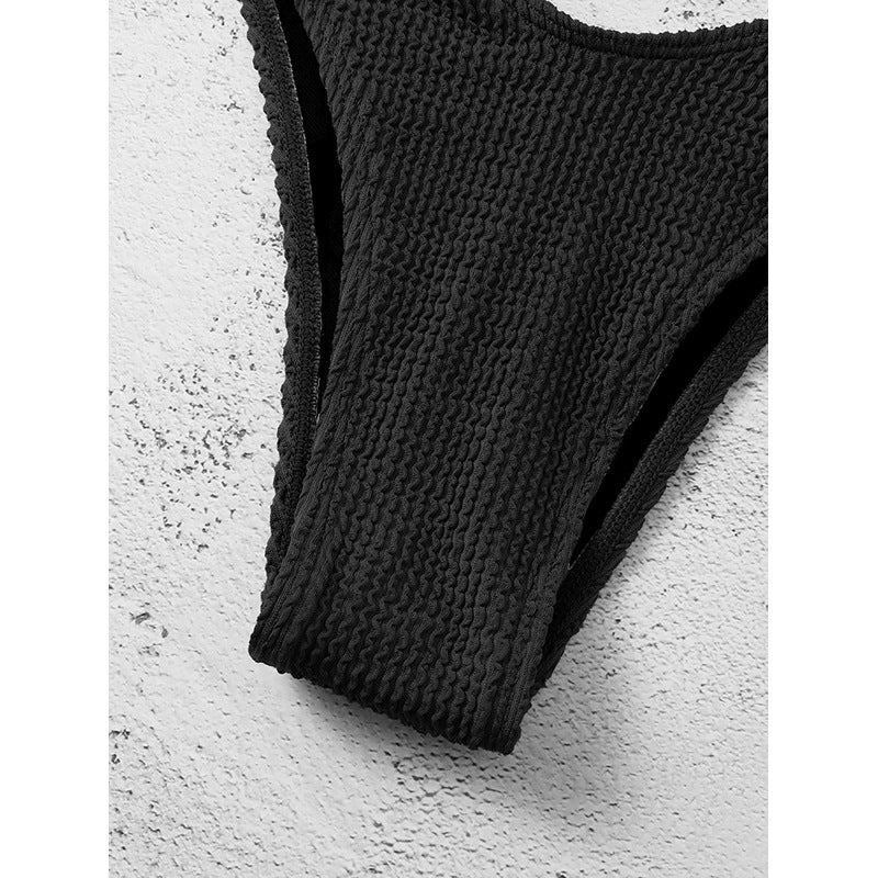 Women's bikini set with deep V-neckline and padded bustier Mune Fashion