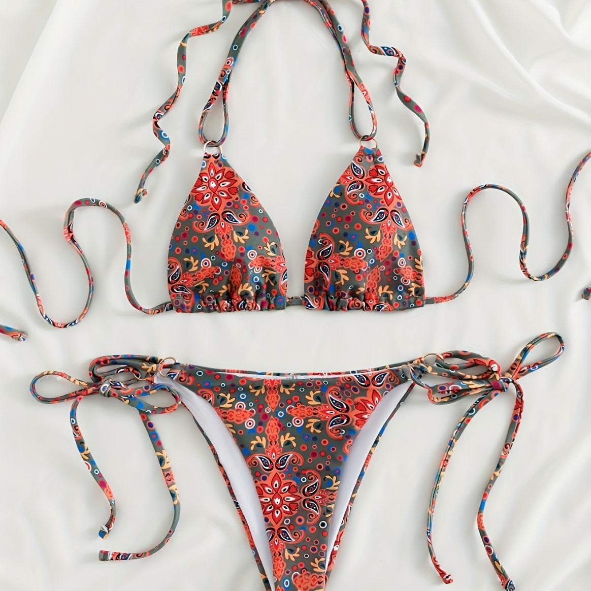 Women's bikini set with adjustable straps and modern lacing details Mune Fashion