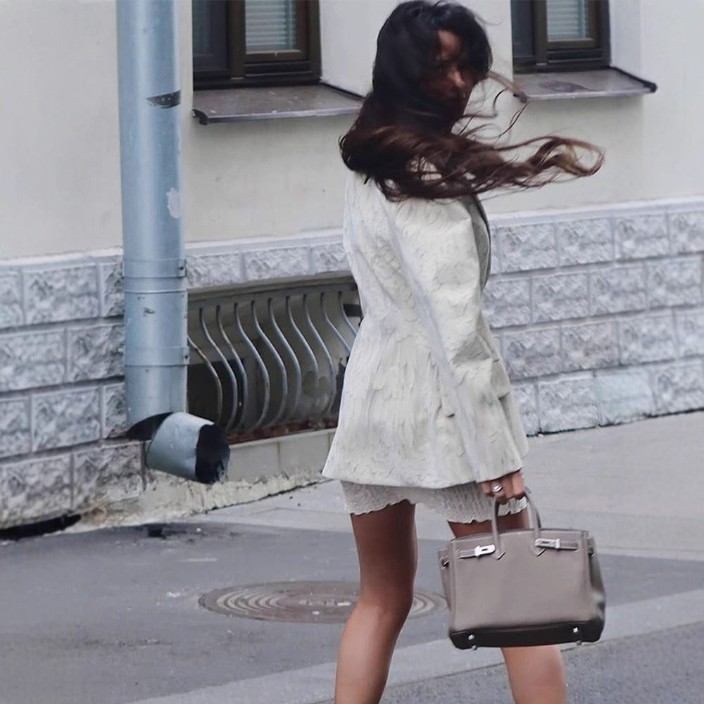 Women's Fitted Blazer with Feather Structure and Distinctive Shoulder Area Mune Fashion