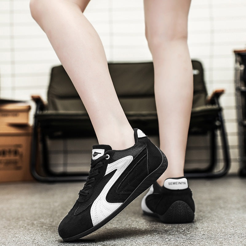 Women's retro-inspired suede sneakers with breathable mesh inserts and non-slip rubber sole Mune Fashion