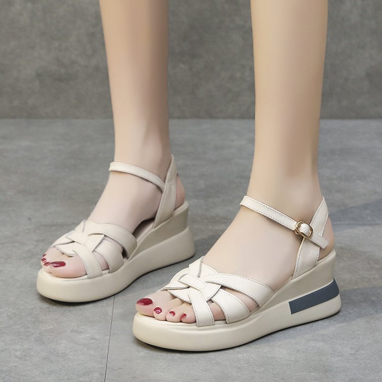 Women's platform sandals with braided upper, adjustable ankle strap, and viscoelastic insole Mune Fashion