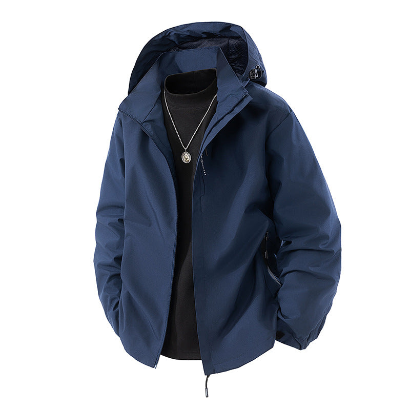 Men's lightweight weatherproof softshell jacket with adjustable hood, windproof outer layer and breathable mesh lining Mune Fashion