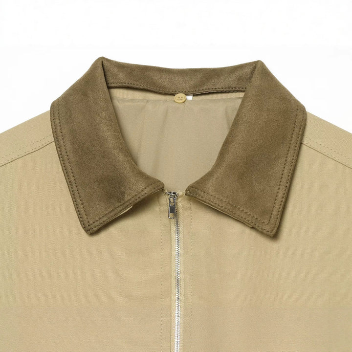 Women's short jacket in boxy look with velour collar and elastic hem.