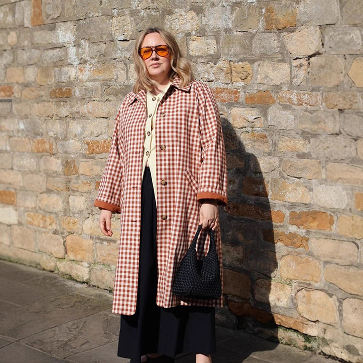 Women's Checkered Trench Coat Mid-Length with Button Placket and Contrast-Lined Cuffs Mune Fashion