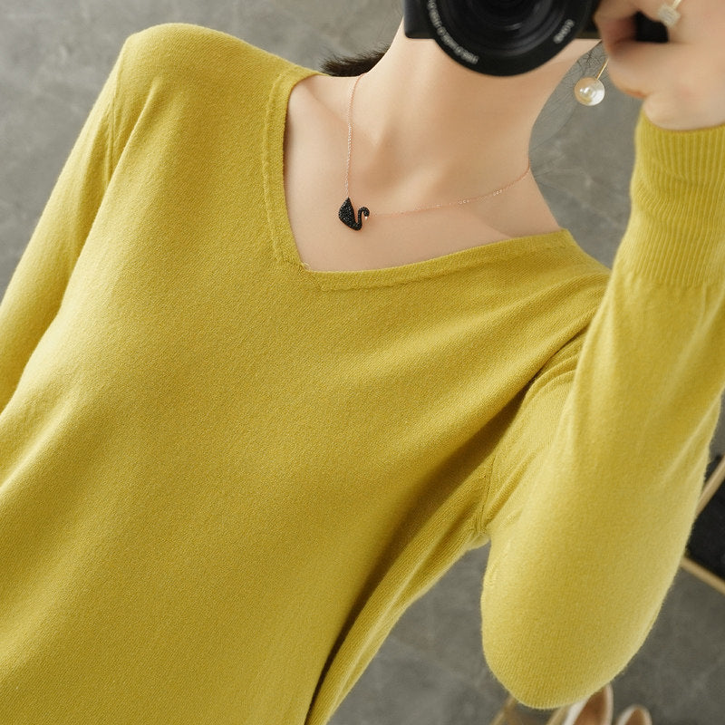 Women light V-neck cashmere-look fine knit sweater Mune Fashion