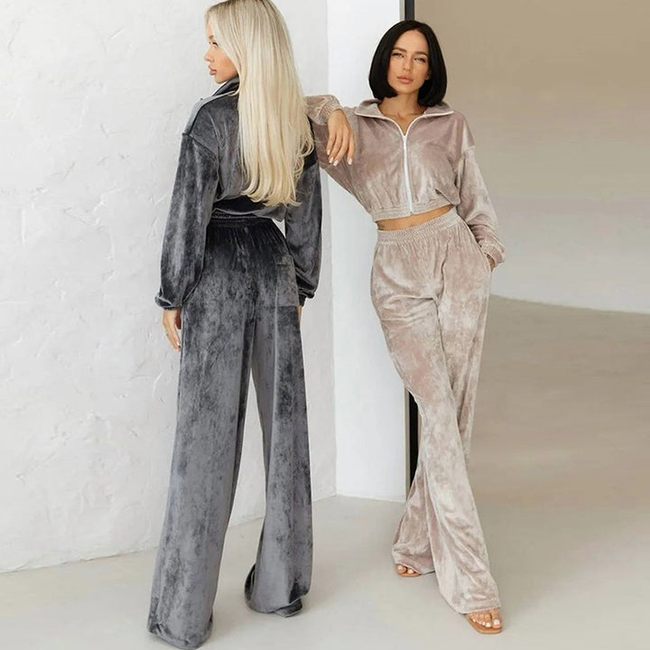 Women's Cropped Velour Jogging Set with Half Zipper, Gathered Comfort Waistband and Wide Cuffs Mune Fashion