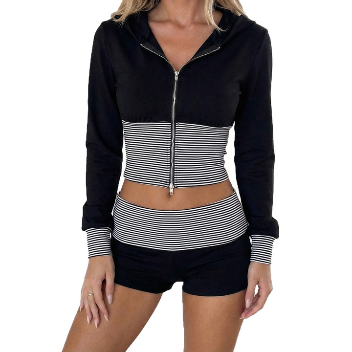 Women's short-cut lounge set with hooded cropped zip and striped high-waist shorts Mune Fashion