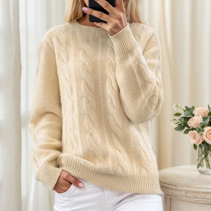 Women's cozy cable knit sweater with round neck Mune Fashion