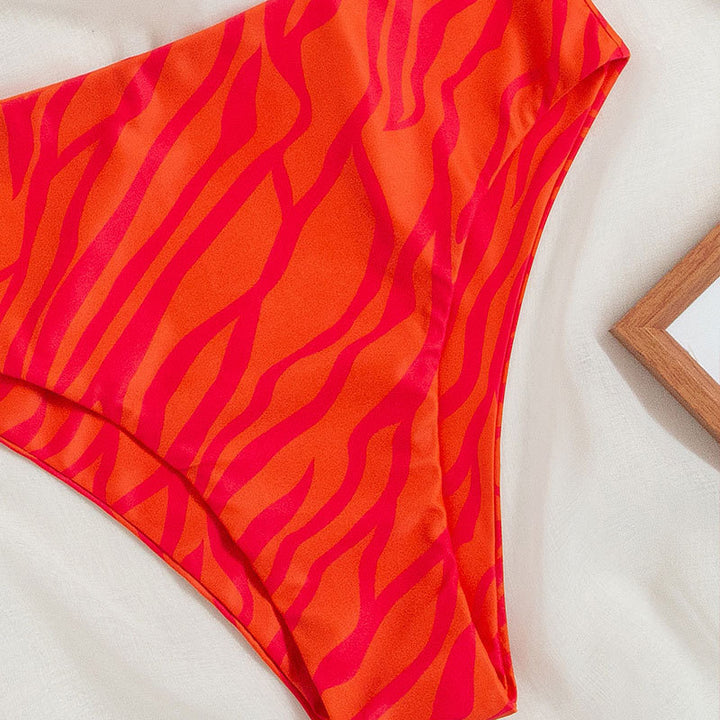 Women's triangle bikini with asymmetrical cut and trendy tiger pattern Mune Fashion
