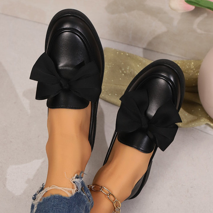 Women's patent loafers with striking chain detail and padded platform sole Mune Fashion