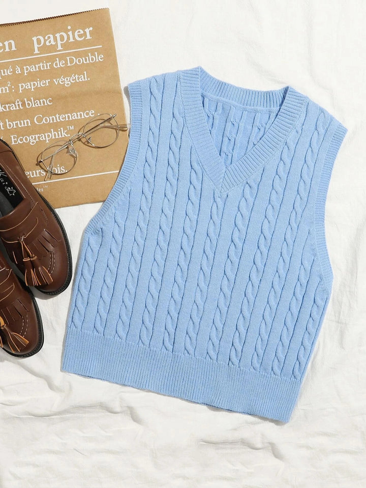 Women Classic Cable Knit Vest with Slim Fit and V-Neck Mune Fashion