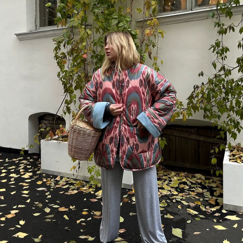 Women's quilted kimono jacket with ikat print, oversized cut and contrasting cuffs Mune Fashion