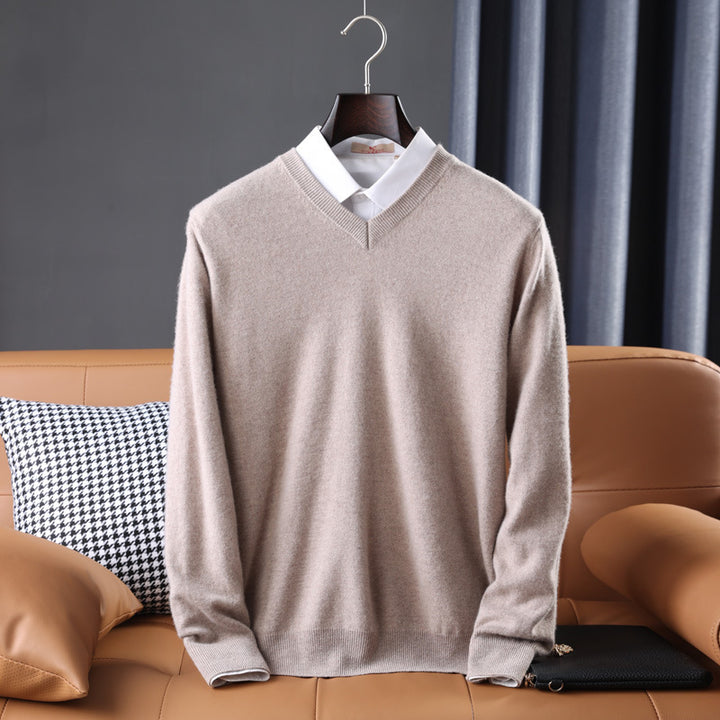 Men's Slim Fit Round Neck Sweater made of fine Cashmere Blend with subtle Rib Edge