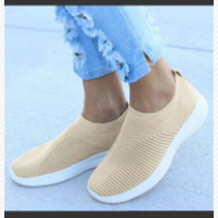 Women's knit slip-on leisure shoe with elastic shaft, lightweight cushioning, and slip-resistant outsole Mune Fashion