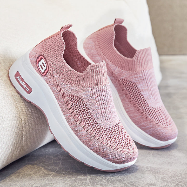 Women's breathable knitted sneakers with platform sole and elastic sock construction Mune Fashion