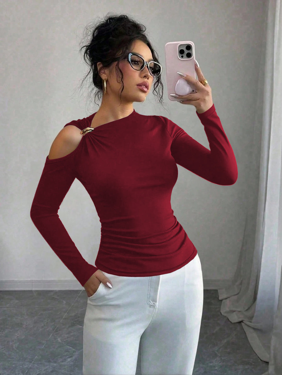 Women's one-sided cutout fitted long-sleeve top with decorative shoulder ring Mune Fashion