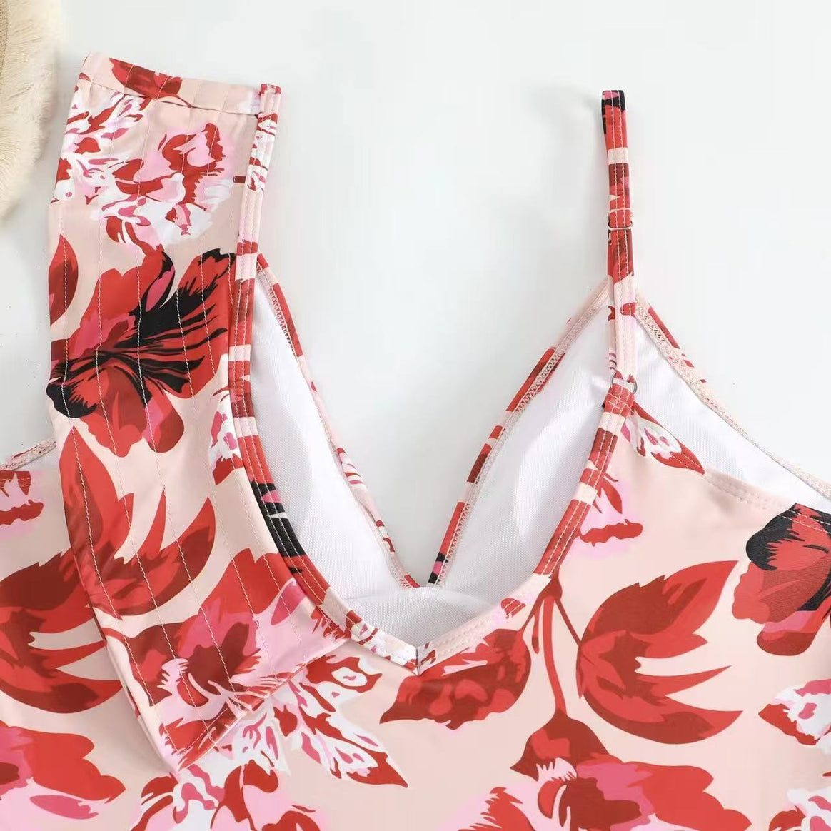 Women’s swimsuit with floral design and matching skirt Mune Fashion