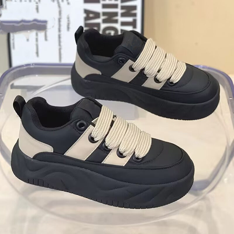 Women's Platform Sneakers with Thick Rubber Style and Contrasting Details Mune Fashion