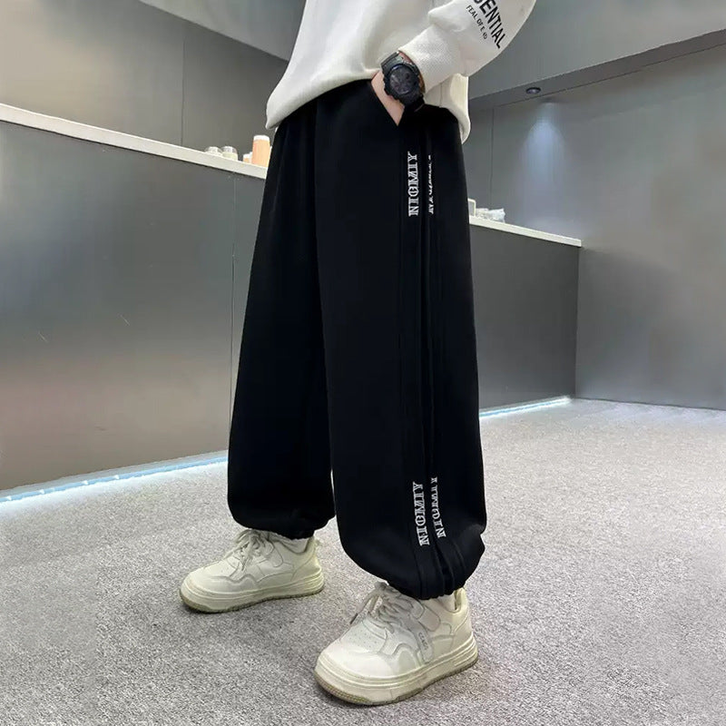 Unisex casual sweatpants with fashionable details Mune Fashion