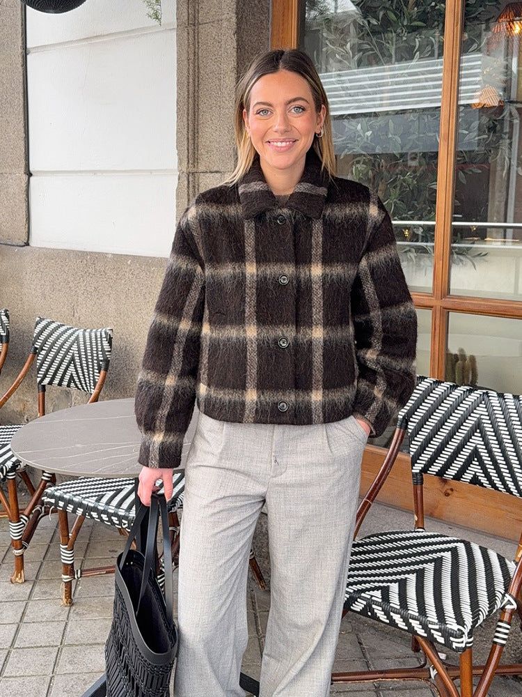 Women's short checkered bouclé jacket with boxy silhouette and button placket Mune Fashion