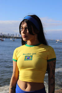 Women's short cotton crop shirt with round neck and Brazil print Mune Fashion