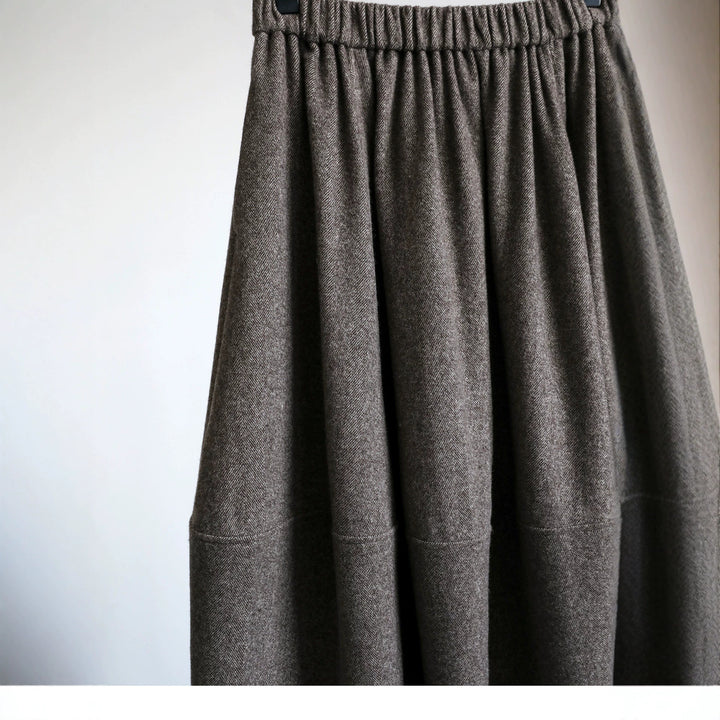 Women Elegant, swinging midi skirt made of wool blend Mune Fashion