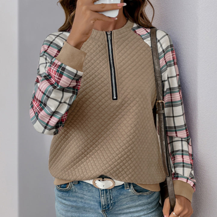 Women’s quilted pullover with half zip and checked raglan sleeves Mune Fashion