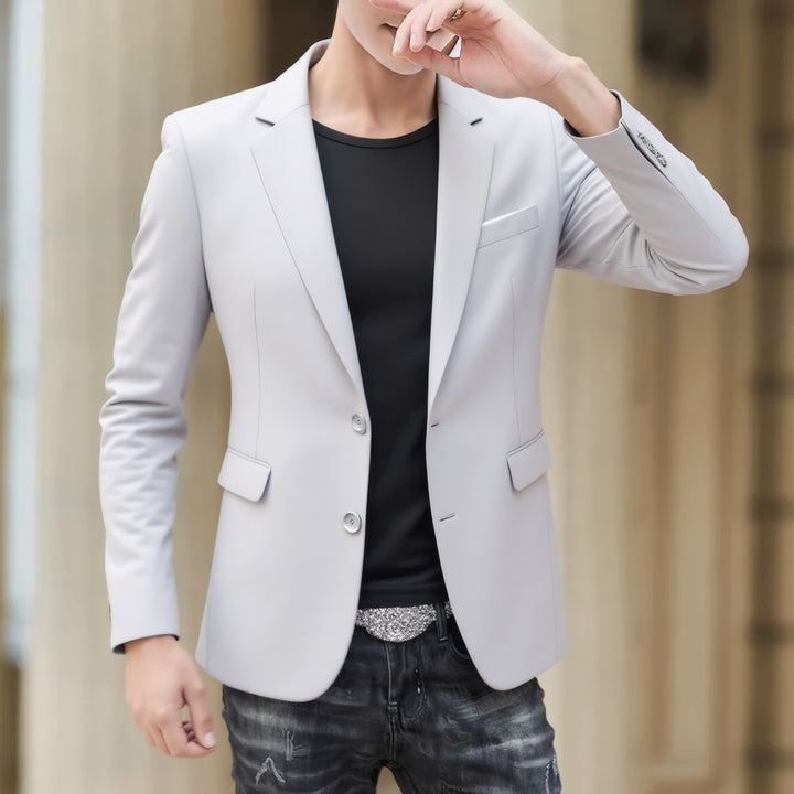 Men's blazer with tailored fit, lightweight stretch quality, and classic button closure Mune Fashion