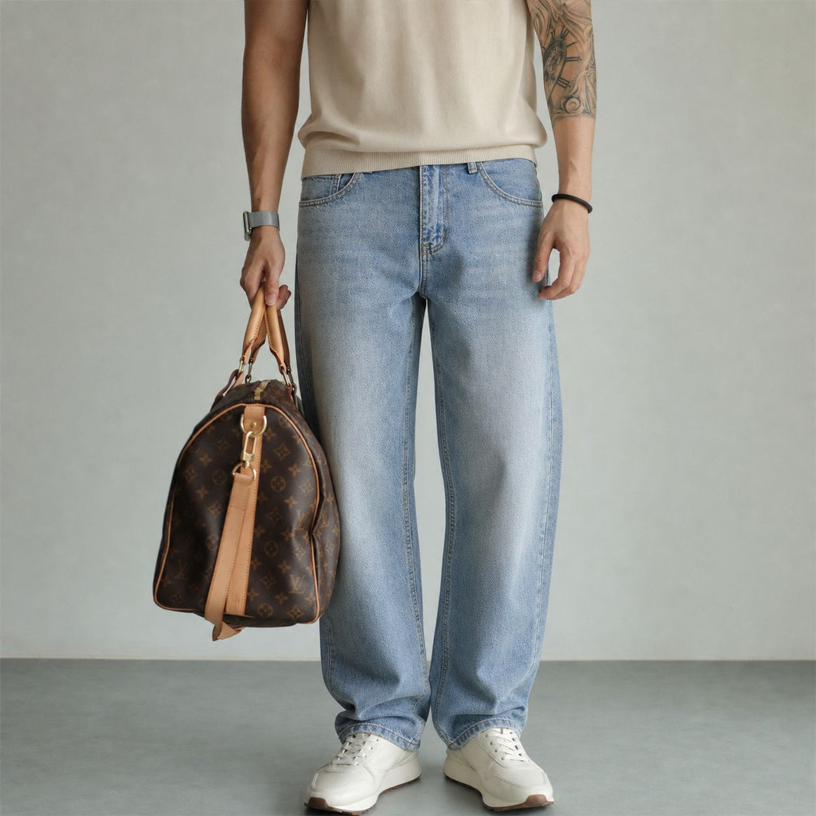 Women Wide High-Waist Denim Jeans with Flared Leg and Vintage Wash Mune Fashion
