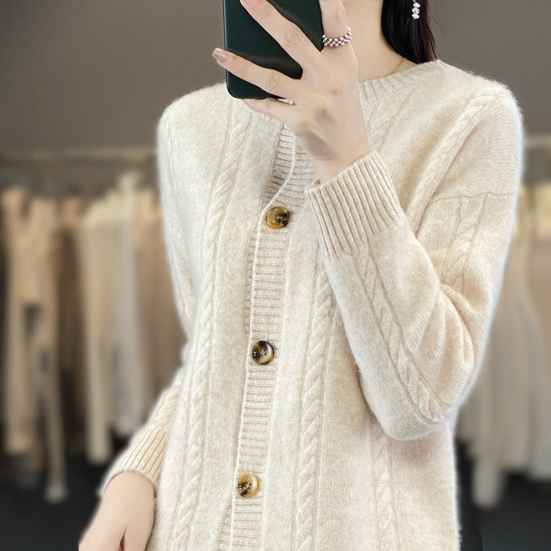 Women's Cashmere-like Cable Knit Cardi with Round Neck and Horn Look Buttons Mune Fashion