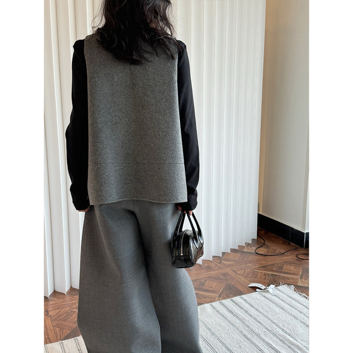 Women Boxy Wool Felt Vest with A-Line Cut and Inset Pockets Mune Fashion
