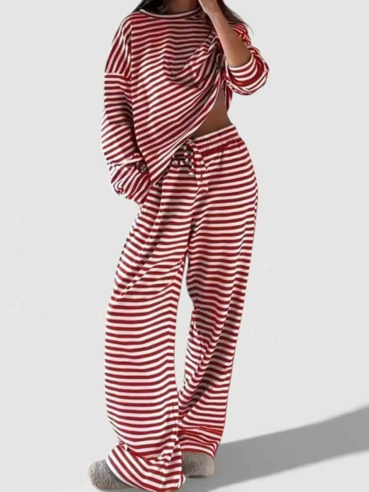 Ladies Comfortable Striped Lounge Set