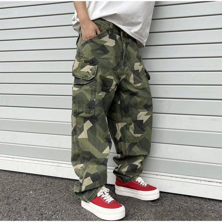 Men's cargo pants with modern camouflage pattern Mune Fashion