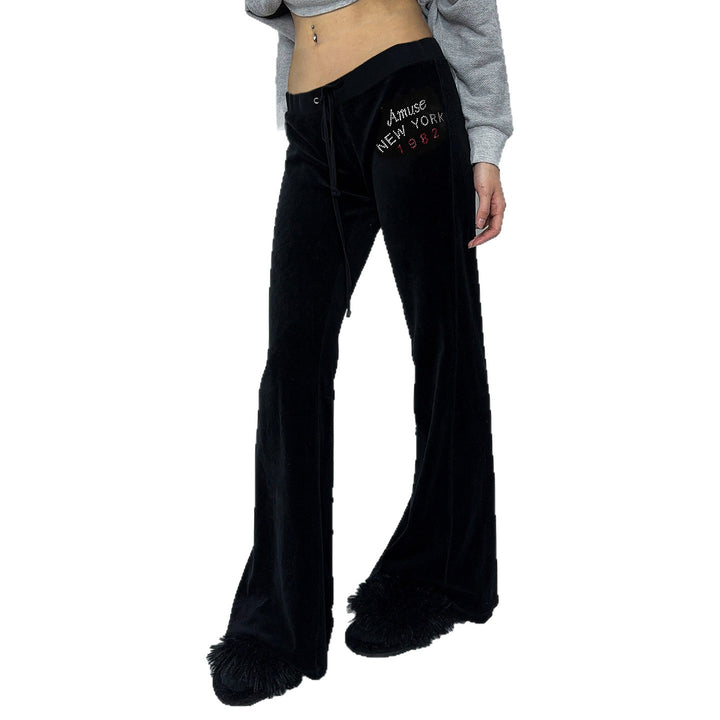Women's wide velour lounge pants with drawstring waistband, cord drawstring and subtle logo embroidery Mune Fashion