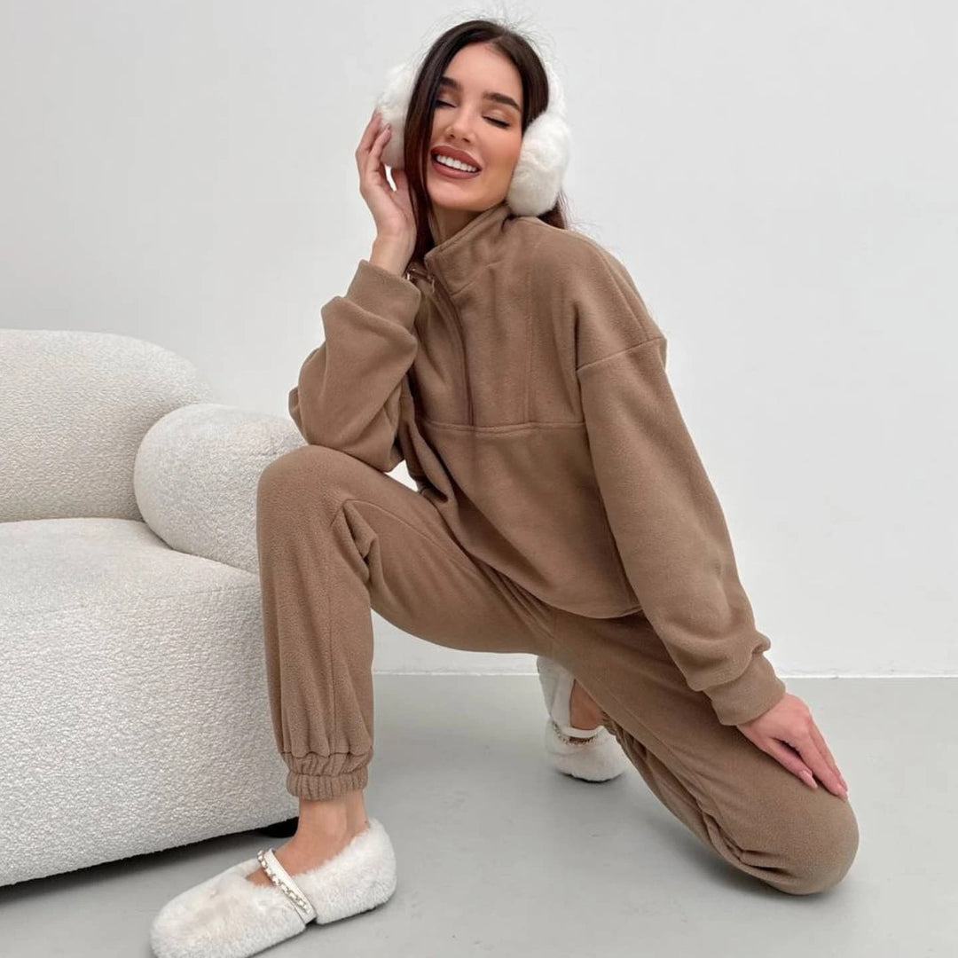 Women's Cozy Fleece Loungewear Set with Half Zipper and Elastic Jogging Pants Mune Fashion