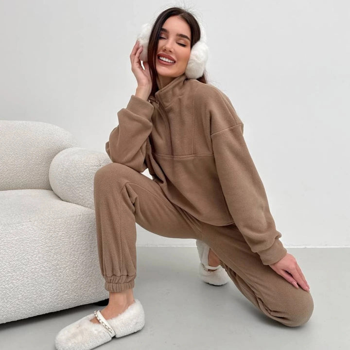 Women's Cozy Fleece Loungewear Set with Half Zipper and Elastic Jogging Pants Mune Fashion