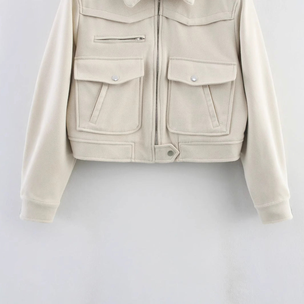 Women's cropped field blazer with shoulder epaulettes, large flap pockets, and central zipper Mune Fashion