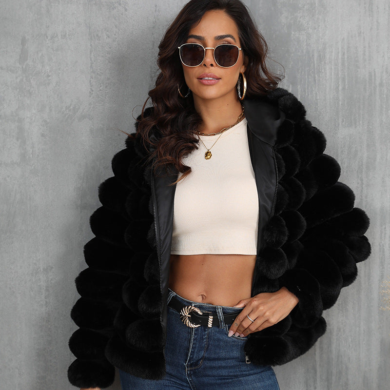 Women's Trendy Hooded Jacket Made Of Faux Fur with Textured Pattern Mune