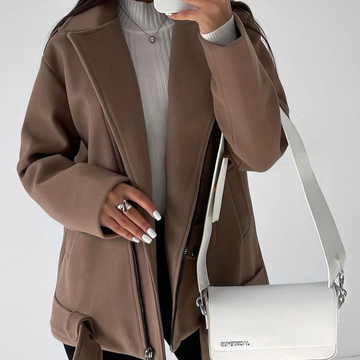 Women's short cut wool-look coat with concealed zipper, waist belt and patch pockets Mune Fashion