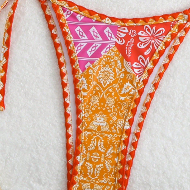 Women's triangle bikini with playful cut and exotic pattern Mune Fashion