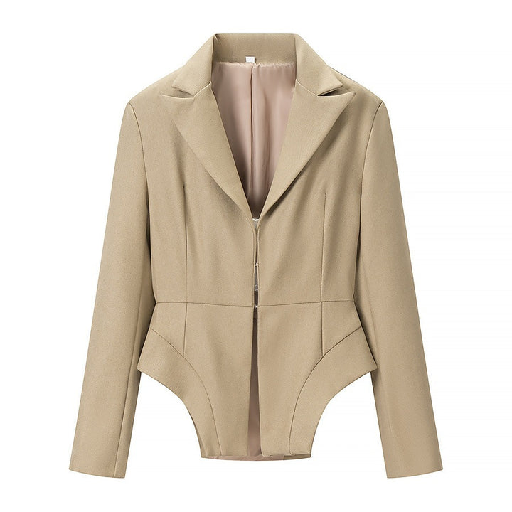 Women's tailored short blazer with curved hip contour and zipper Mune Fashion