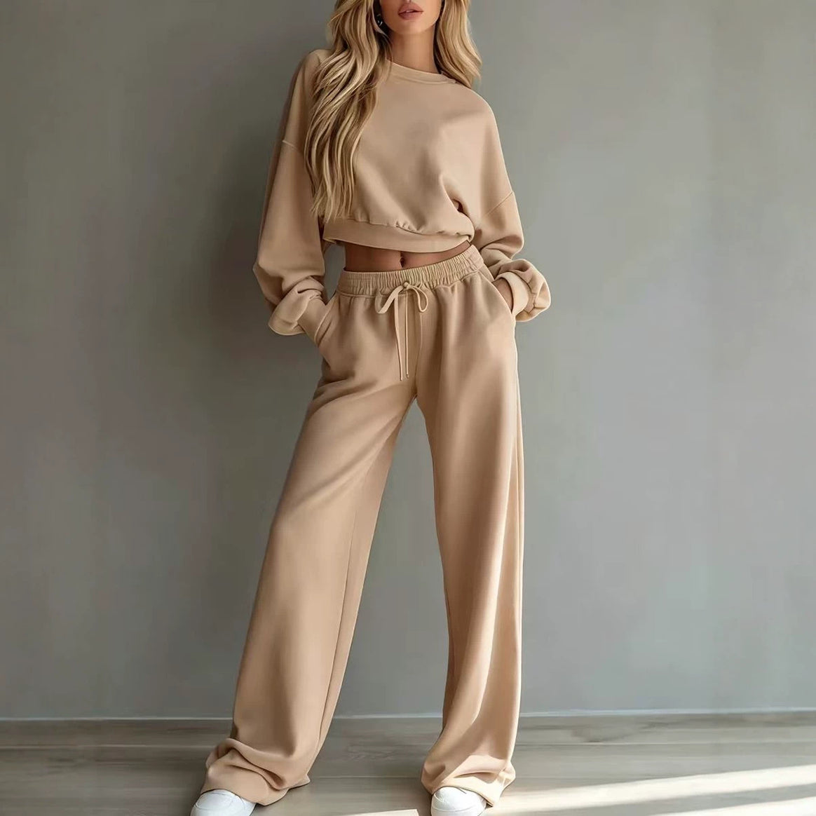 Women's Soft Lounge Set with Short Sweatshirt and Loose Jogging Pants Mune Fashion