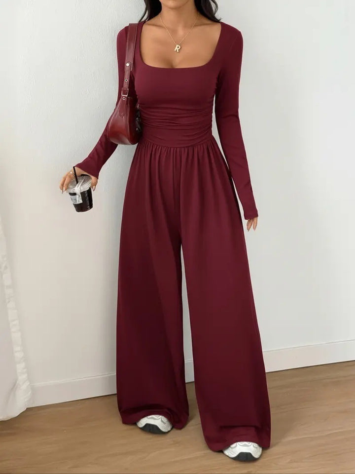 Women's jumpsuit with wide leg, square neckline and gathered waist area
